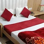 Hotel Shree Sai Dham Near New Delhi Railway Station, Paharganj