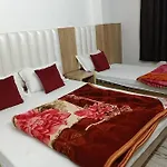 Hotel Shree Sai Dham Near New Delhi Railway Station, Paharganj