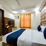 Empire Suites By Delhi Airport