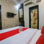 Oyo Hotel West Delhi Inn Near Tdi Mall