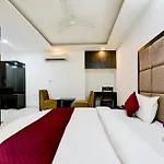 The Empire Suites Hotel Near Delhi Airport