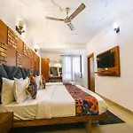 Fabhotel The Grand Ambrosia