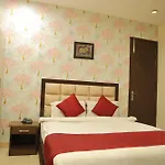 Hotel Nirvana Suites