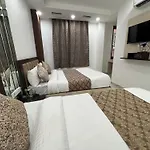 Cg Internationl By Sweet Guest House