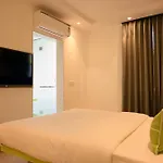Hotel Le Roi Express Karol Bagh