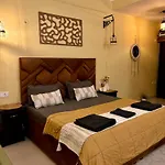 Atharva\'S Homestay Nehru Enclave
