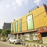 Hotel Silky Palace Near Igi Airportt