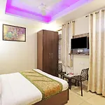 Hotel Red Stone Near Igi Airport