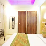 Hotel Red Stone Near Igi Airport