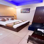 Hotel Red Stone Near Igi Airport