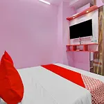 Hotel O Happiness Inn Near Tdi Mall