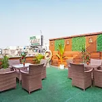 Hotel Gold Palace - 03 Mins Walk From New Delhi Railway Station