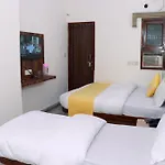 Hotel Gush At New Delhi Railway Station