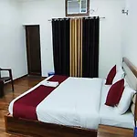 Luxury Rooms In Safdarjung Enclave Near Aiims & Safdarjung Hospital