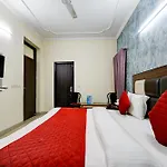 Room In Bb - Hotel Mayank Plaza-Near Igi Airport Terminal-3