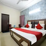 Room In Bb - Hotel Mayank Plaza-Near Igi Airport Terminal-3