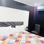 Hotel Jerry - Near Nizamudinn Railway Station