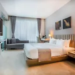 Hotel Plaza International Near Delhi Airport