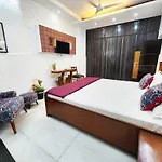 Spacious 2Bhk With Big Bedrooms And Kitchen 7
