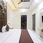 Empire Hotel Empire Suites Near Igi Airport