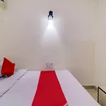 Hotel O Rs Hotels Near Pitampura Metro