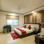 Hotel Belwoood Near Delhi Airport