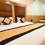 Cottage Lord Krishna Walking Distance From New Delhi Railway Station
