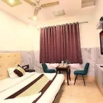 Hotel Taksh Inn Hhr, Karol Bagh, Metro Station