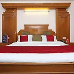 Hotel O Gold Palace
