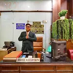 Hotel Metropolis Tourist At Near Ramakrishna Ashram Marg Metro Station