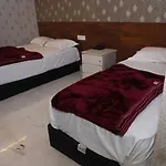 Family Hotel - 5Mint Form Nizamuddin Railway Station