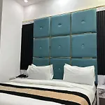 Hotel Shree Guru At New Delhi Railway Station