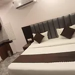 Del Fox Hotel Shanti Residency - Just A Minute Away From New Delhi Railway Station And Connaught Place & 5 Mins From Vfs