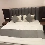 Del Fox Hotel Shanti Residency - Just A Minute Away From New Delhi Railway Station And Connaught Place & 5 Mins From Vfs