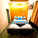 Hotel The Deep Residency