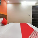 Hotel O Maharaja Gold