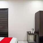 Hotel O Mannat Near Pacific Mall Tagore Garden