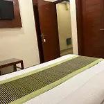 Hotel Saphire Dlx Near New Delhi Railway Station