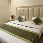 Hotel Saphire Dlx Near New Delhi Railway Station