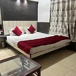 Hotel Shree Guru 3 Minute From New Delhi Railway Station