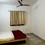 Hotel Shree Guru 3 Minute From New Delhi Railway Station