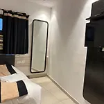 Hotel Shree Guru 3 Minute From New Delhi Railway Station