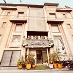 Hotel Lavish Inn By Qotel Rajouri Garden New Delhi