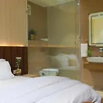 Hotel 16