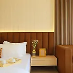 Hotel 16