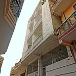 Hotel O South Plaza Near Qutab Minar Metro Station