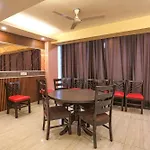 Fabexpress The Paradise - Nr Apollo Hospital
