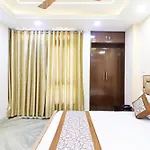 Hotel Samrat Residency 10 Mints Walking Distance Nizamuddin Railway Station