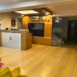 Hotel Trio Intercontinental - Patel Nagar