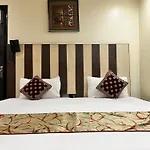 Hotel Trio Intercontinental - Patel Nagar